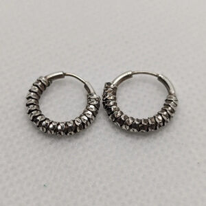 Small  925 Huggie earrings